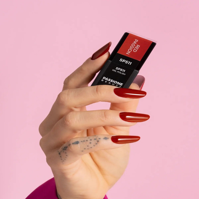 Storia dello smalto per unghie: quando è nato lo smalto rosso?